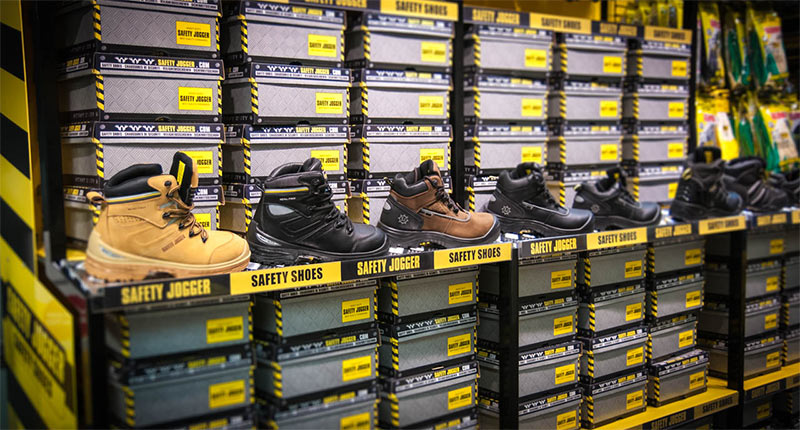 Tại sao nên mua giày bảo hộ tại Namtrung Safety?