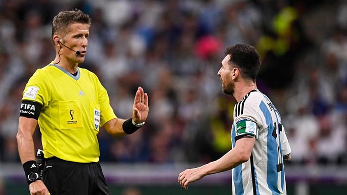 Trọng tài FIFA là gì? Trọng tài FIFA cần những tiêu chuẩn nào? - iBongda.com.vn