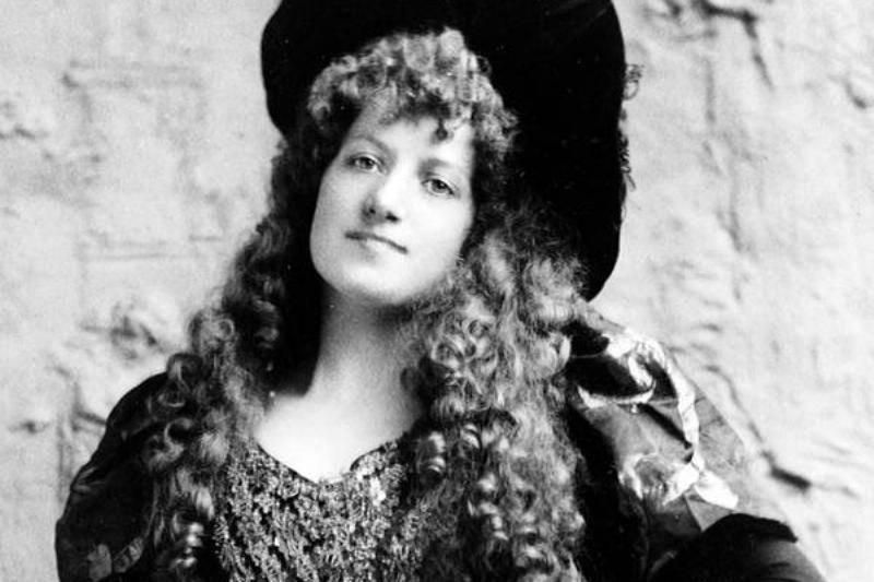 Lottie Deno (Carlotta J. Thompkins), (1844-1934), was a famous gambler in Texas and New Mexico during the 19 century known for … | American spirit, American, Famous