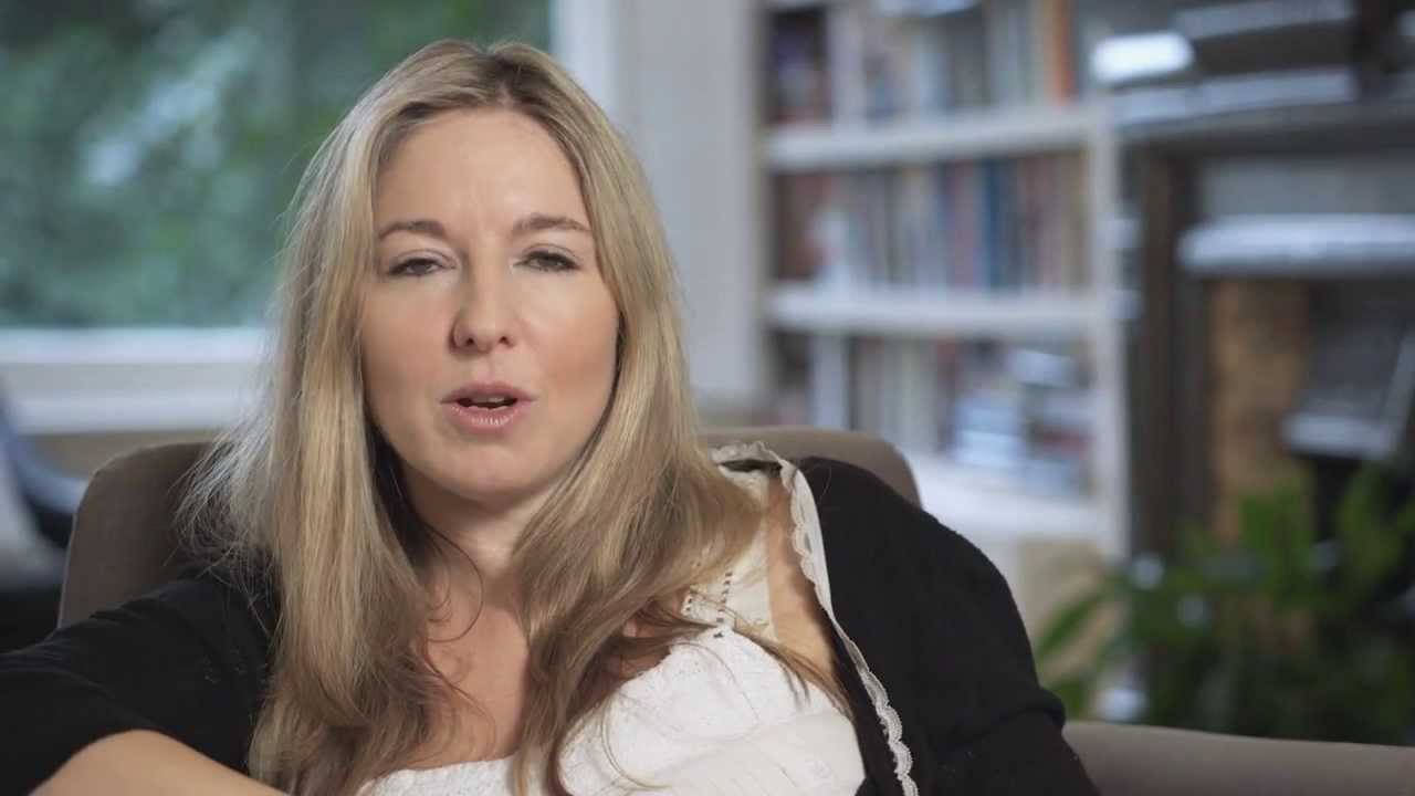 Victoria Coren Mitchell Off Tour Interview: The Bonus Cut | PokerStars - YouTube